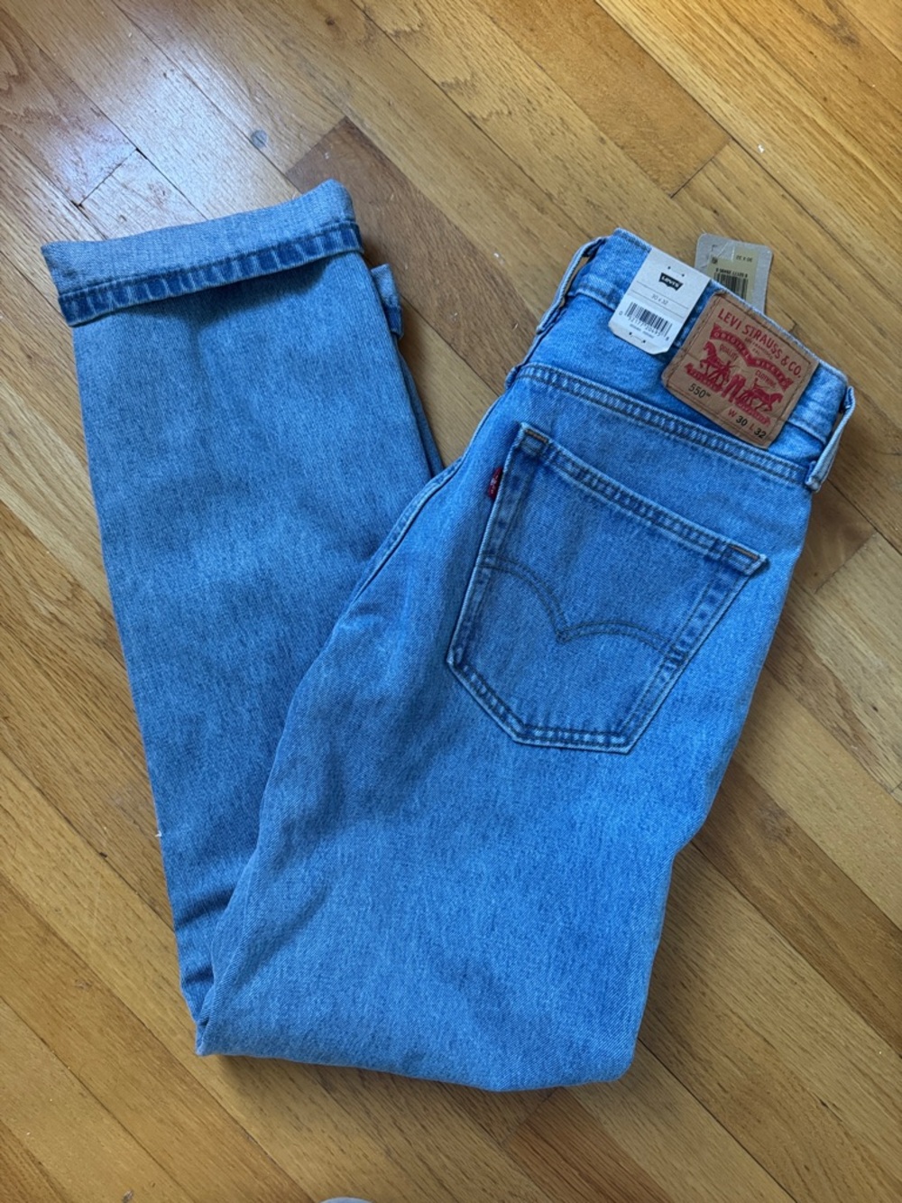 Levi's Men's Light Blue Straight Leg 550 Jeans